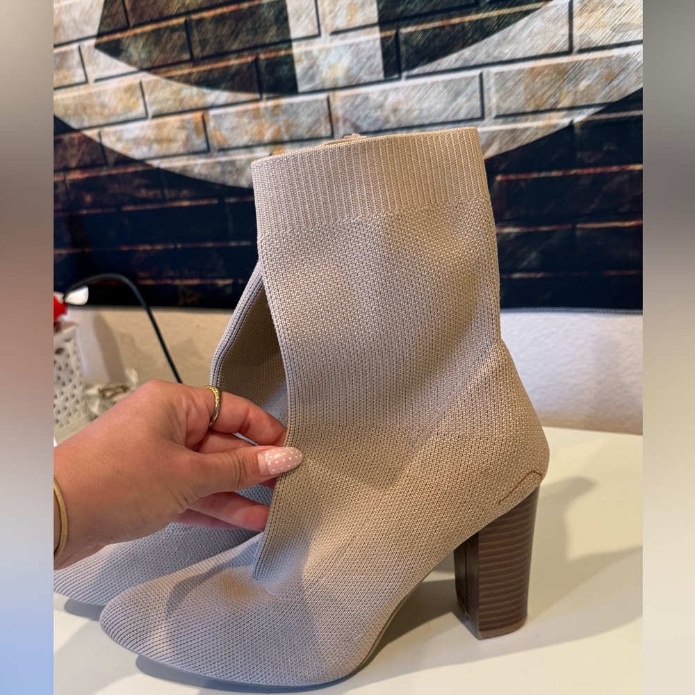 Chic Beige Heeled Boots